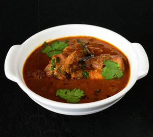 Chicken Varutharacha Curry