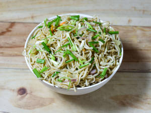 Veg Hakka Noodles 