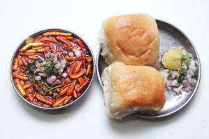 Misal Pav (2pcs of pav)           
