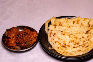 Chicken Perattu With 3 Porotta Combo
