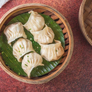Pork Momo (steamed)(8 Pcs)