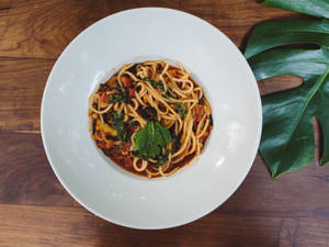 Spaghetti In Tomato Garlic And Basil Sauc                
