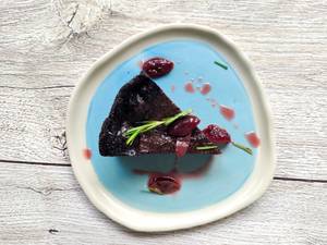 Flourless Chocolate Fudge Cake (Slice)