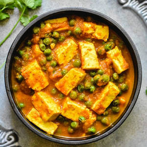 Mattar Paneer [Medium]