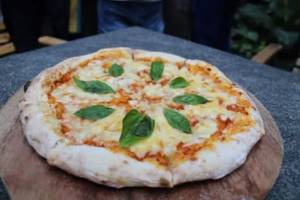 11" Sourdough Veg Margherita