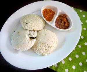 Butter Fried Idli (4 Pieces) + Butter Paneer Masala Dosa