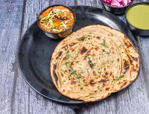 Kadai Paneer + 3 Butter Roti + Salad + Raita