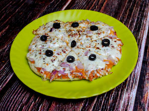8'' Onion Pizza