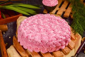 Straberry rose cake