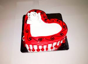 Heart Shape Strawberry Cake(Eggless)