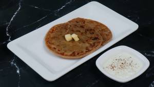 Aloo Paratha With Curd