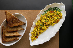 Paneer Bhurji with Whole Wheat Bread