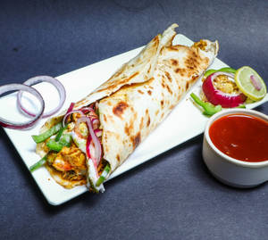 Egg Chicken Tikka Roll
