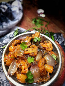 Mushroom Do Pyaza
