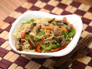 Mushroom Chow Mein