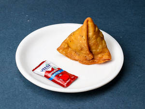 Channa Samosa 1 Pcs