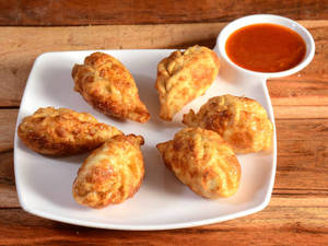Fried chicken momos [6 pieces]                     