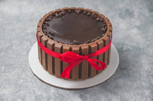 Kitkat Cake(1/2kg)