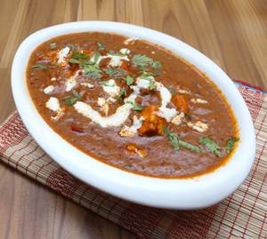 Butter Paneer Masala With Kulche