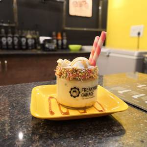 Banana Caramel Freakshake