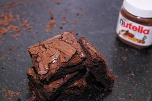 Choco Hazelnut Spread Brownie (per Pc)