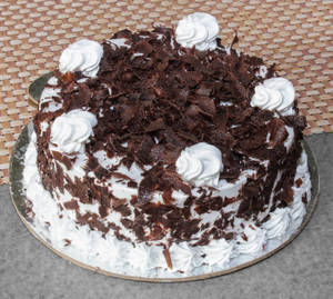 Black Forest Cake (1 Pound)