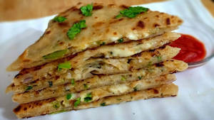 Chicken Pizza Paratha