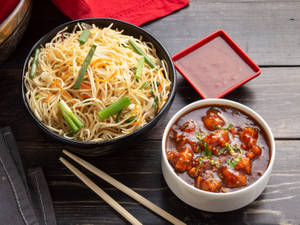 Veg Noodles + Cauliflower Manchurian 