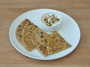 Aloo Pyaj Prantha with Pickle