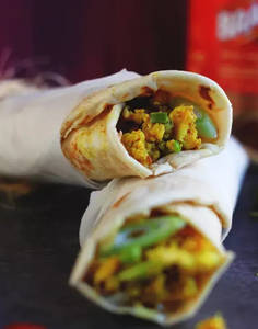 Schezwan Malai Paneer Roll 