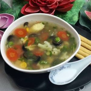 Lt Veg Clear Soup