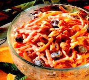 Red sauce pasta salad