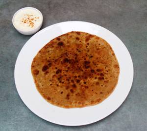 2 Mixed Veg Paratha with Curd
