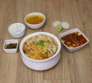 Chicken Mughlai Biryani (Serve1-2 Person)