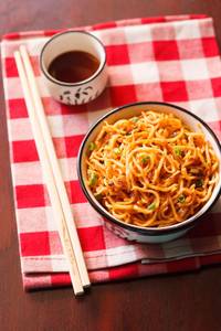 Schezwan Veg Noodles