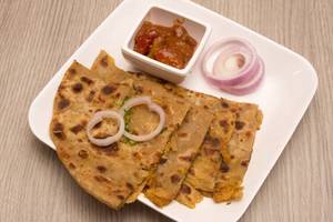 Aloo pyaz paratha  