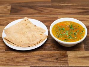 Chapati with Veg Curry (2 Pcs)