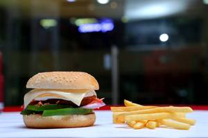 Classic Burger Meal (with small fries)