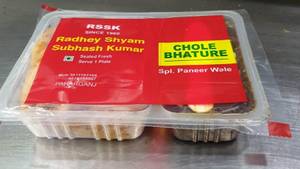 2 Bhature With Chole