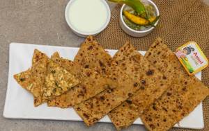 Chicken Onion Paratha(1Pc)
