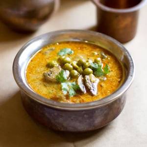 Mushroom Peas Curry
