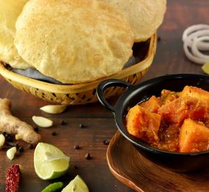 Luchi Aloo Dum Combo