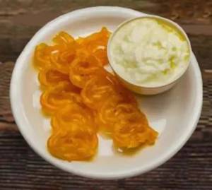 Jalebi (500 gm) + Dahi (500 gm)
