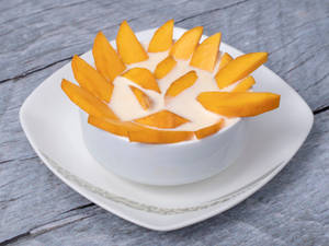 Mango With Fresh Cream