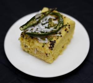 Dhokla (2 Pieces)