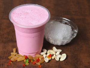 Strawberry Shake (350 ml)
