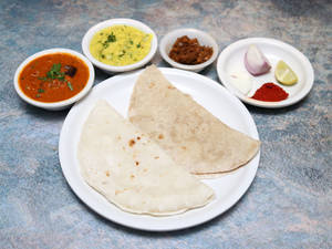 Pithali Bhaji Bhakari (100 Gm Sabji. 100 Gms Pithali)