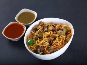 Schezwan Mushroom Noodles