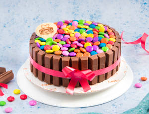 Chocolate Kitkat Gems Cake [750 Grams]