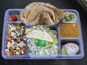 Veg Deluxe Thali